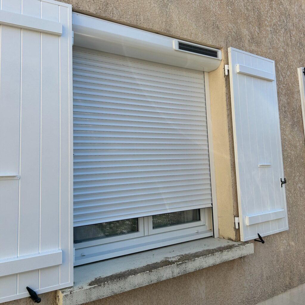 Nouvelle installation de volets roulants solaires