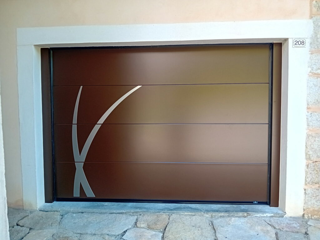 Et oui, une porte de garage ça peut être joli !